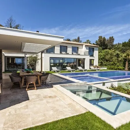 Stunning Luxury Modern With Incredible Ocean Views בית נופש