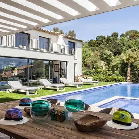 Dom wakacyjny Stunning Luxury Modern With Incredible Ocean Views Saint-Tropez